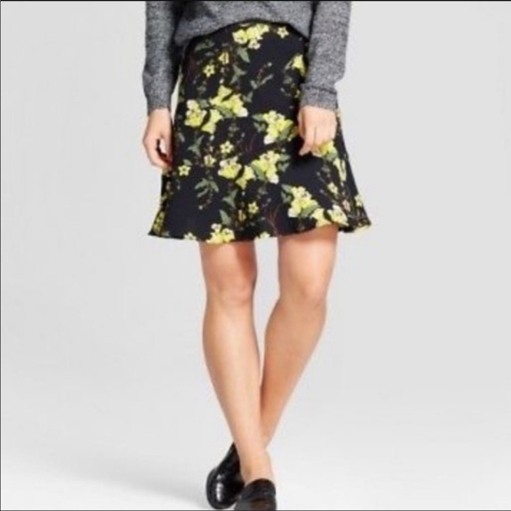 Who What Wear Mini Flare Floral Skirt